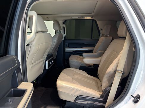 Used 2022 Ford Expedition Limited AWD/4WD image 19