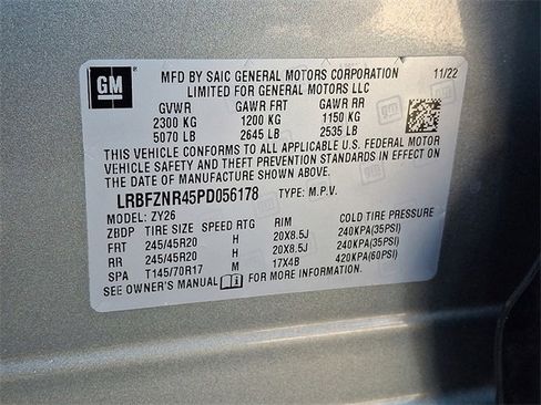 Used 2023 Buick Envision Essence w/ Sport Touring Package image 27