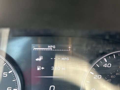 Used 2025 Subaru Crosstrek 2.5i Premium AWD/4WD image 9
