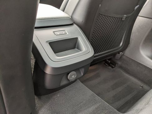 Used 2025 Volvo V60 B5 Cross Country Plus image 24