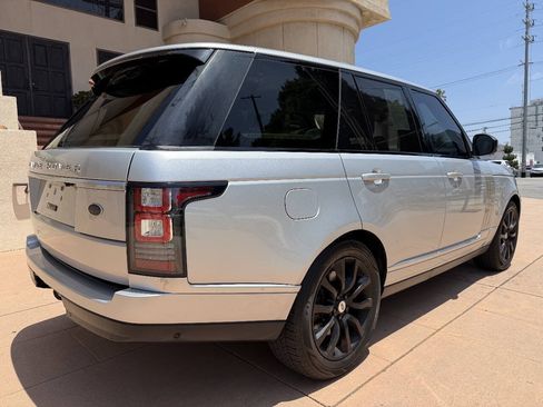 Used 2017 Land Rover Range Rover HSE AWD/4WD image 4
