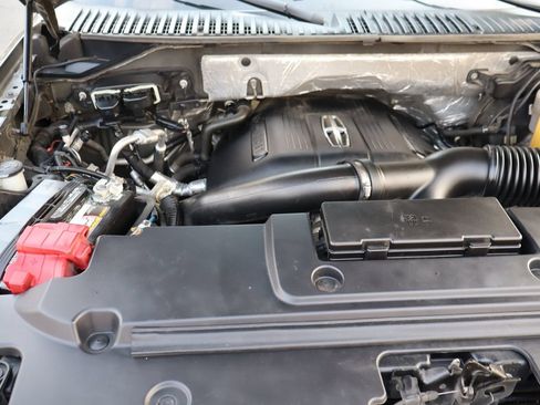 Used 2015 Lincoln Navigator 4WD image 40
