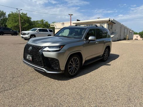 Used 2024 Lexus LX 600 F Sport AWD/4WD image 4