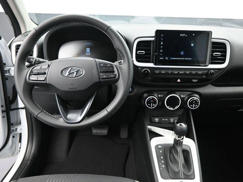 New 2025 Hyundai Venue Limited image 11