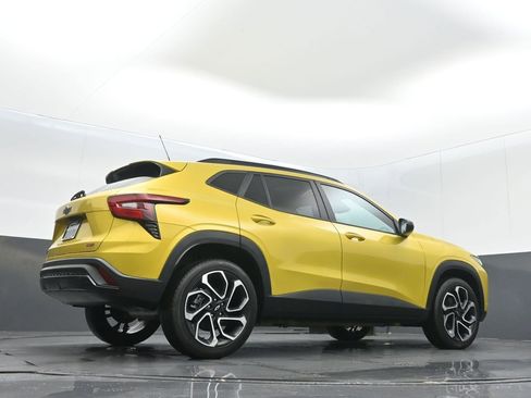 Used 2024 Chevrolet Trax RS w/ Sunroof Package image 23