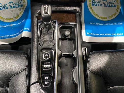 Used 2016 Volvo XC90 T6 Momentum image 24