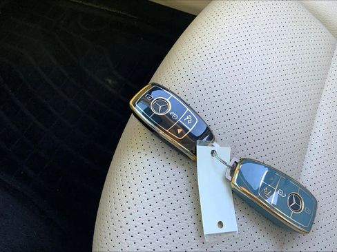 Used 2021 Mercedes-Benz GLC 300 4MATIC image 14