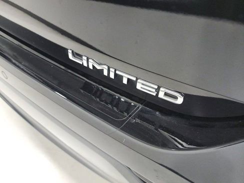 Used 2023 Toyota Highlander Limited image 14