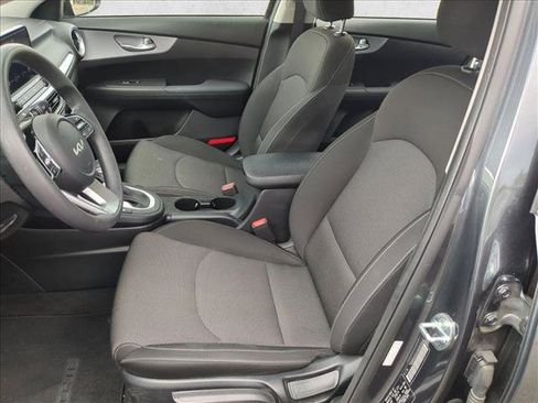 Used 2022 Kia Forte LXS FWD image 15