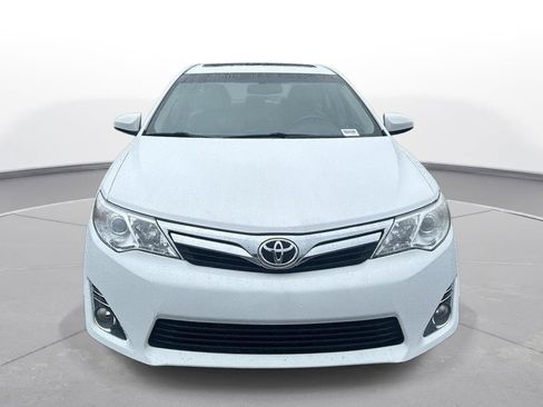 Used 2012 Toyota Camry XLE w/ Leather Pkg FWD image 3