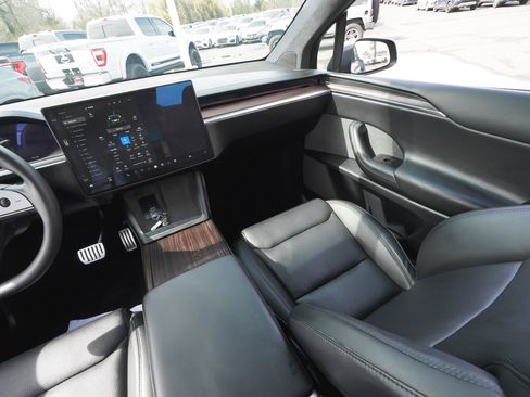 Used 2024 Tesla Model X AWD/4WD image 45