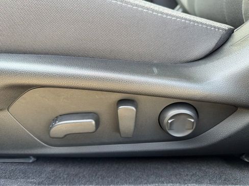 Used 2025 Subaru Crosstrek 2.0i Premium image 23