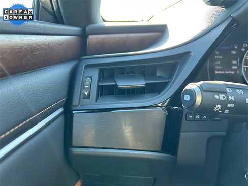 Used 2025 Lexus ES 350 w/ Premium Package image 18