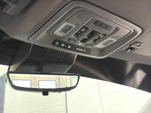 Used 2024 GMC Sierra 1500 Denali AWD/4WD image 43