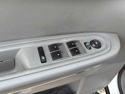 Used 2017 Chevrolet Traverse LT w/ Style and Technology Package image 28