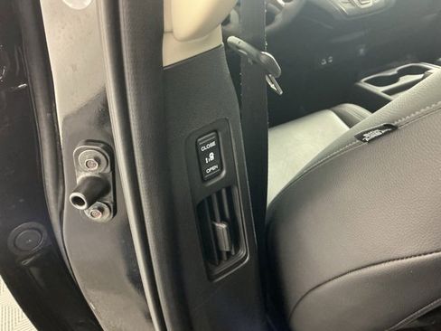 Certified 2025 Honda Odyssey EX-L image 9