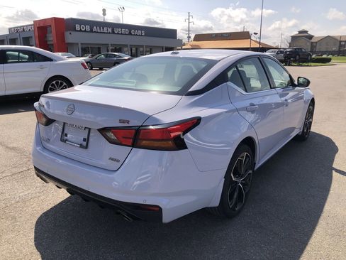 Used 2025 Nissan Altima 2.5 SR w/ SR Premium Package image 13