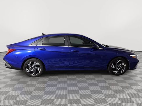 Used 2024 Hyundai Elantra SEL w/ Convenience Package FWD image 9