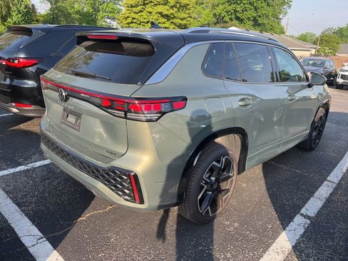 Used 2026 Volkswagen Tiguan SEL R-Line AWD/4WD image 4