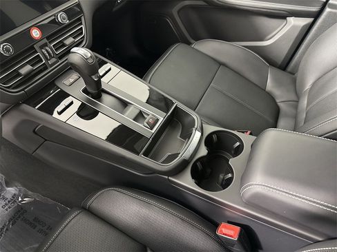 Certified 2025 Porsche Macan GTS image 32