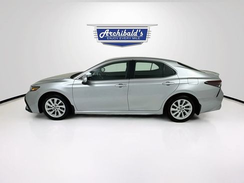 Used 2024 Toyota Camry SE FWD image 5