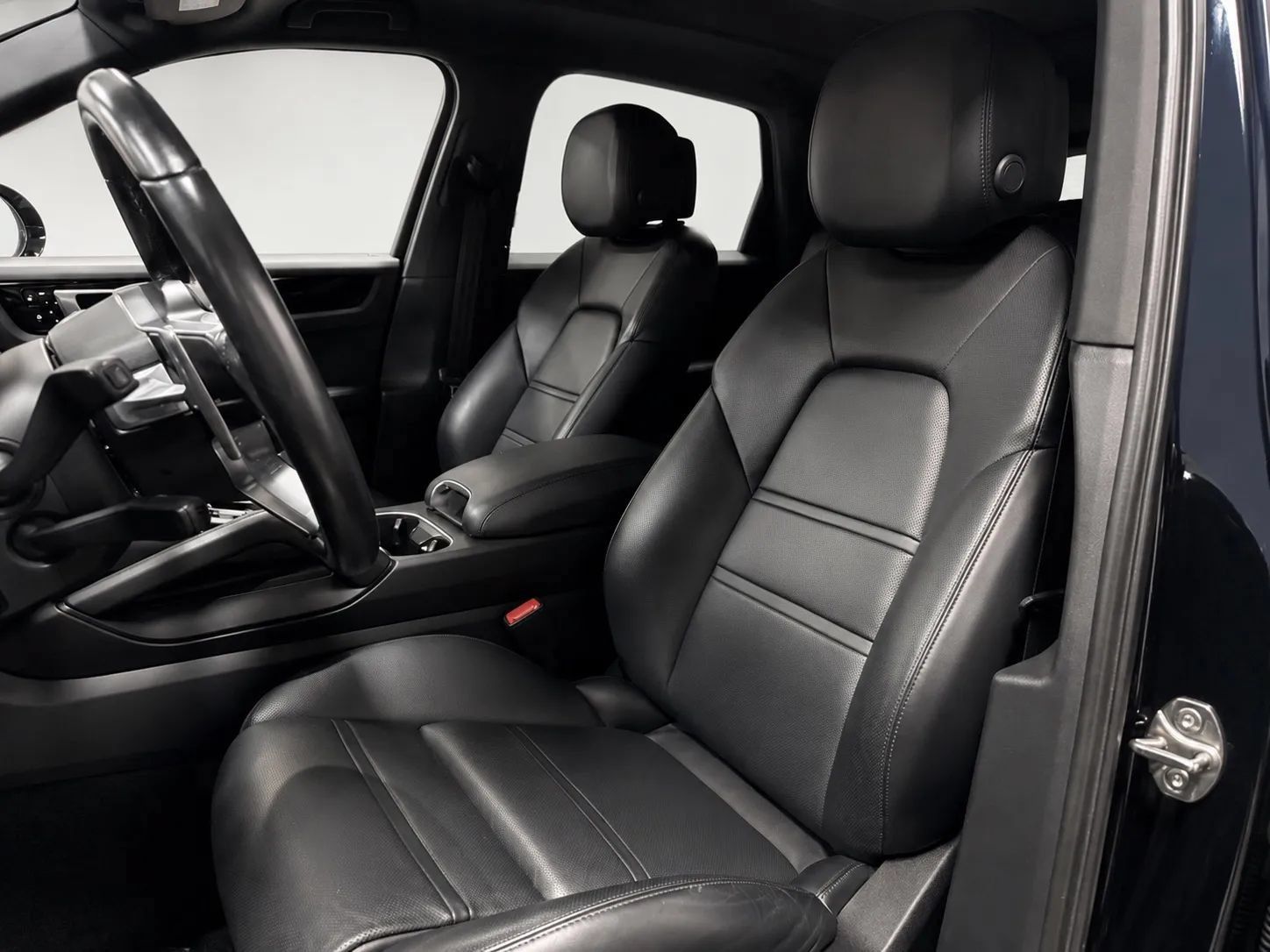 Used 2021 Porsche Cayenne S AWD/4WD image 11
