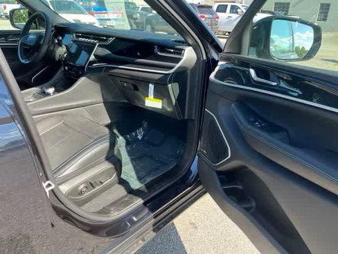 New 2024 Jeep Grand Cherokee Trailhawk w/ Advanced Protech Group II image 33