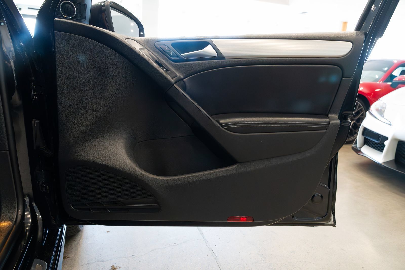 Used 2013 Volkswagen Golf R 4-Door AWD/4WD image 24