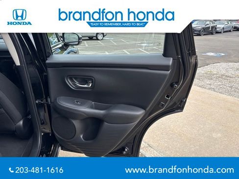 Used 2023 Honda HR-V LX image 9
