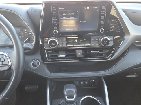 Used 2021 Toyota Highlander XLE image 27