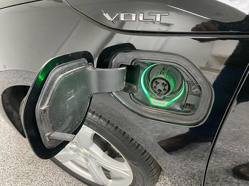 Used 2017 Chevrolet Volt LT image 30