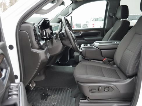 Used 2025 Chevrolet Silverado 2500 LT w/ Convenience Package image 8