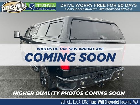 Used 2021 Chevrolet Silverado 1500 LT Trail Boss w/ Convenience Package II image 3
