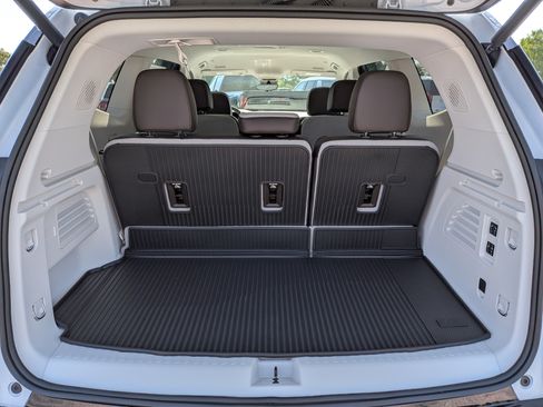New 2026 GMC Acadia Denali w/ Super Cruise Package FWD image 17
