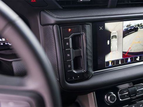 Used 2023 GMC Yukon Denali image 18