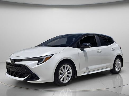 Used 2025 Toyota Corolla SE w/ SE Package FWD image 9
