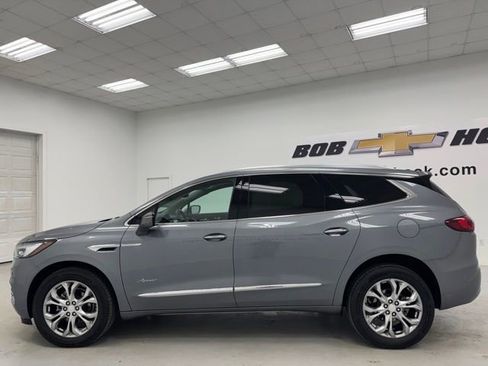 Used 2021 Buick Enclave Avenir w/ Avenir Technology Package AWD/4WD image 8
