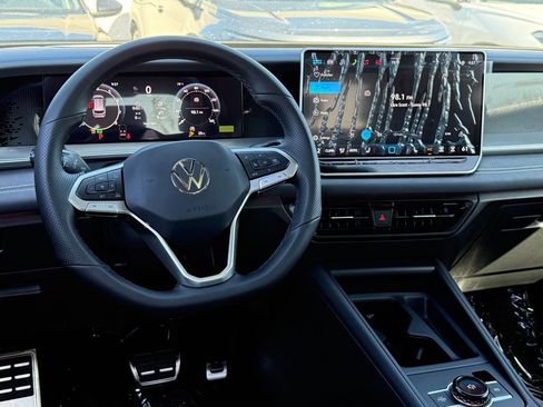 New 2026 Volkswagen Tiguan SE R-Line FWD image 24