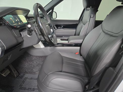 New 2026 Land Rover Range Rover Long Wheelbase SE AWD/4WD image 11