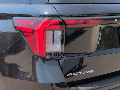 New 2026 Ford Explorer Active image 12