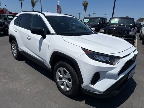 Used 2020 Toyota RAV4 LE FWD image 9
