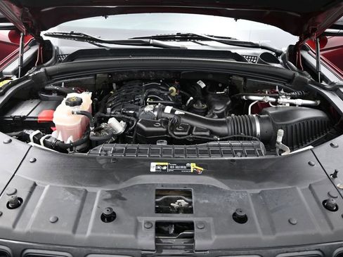 Used 2022 Jeep Grand Cherokee Altitude AWD/4WD image 28