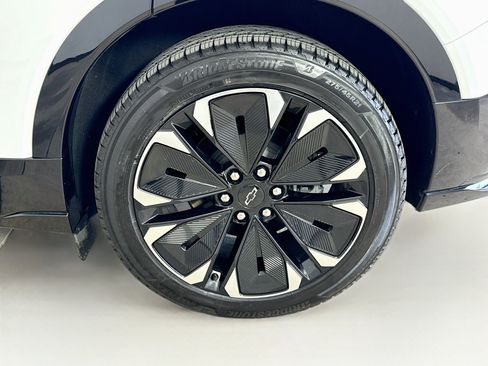 Used 2024 Chevrolet Blazer EV RS RWD image 33