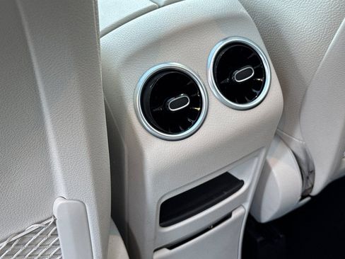 Certified 2025 Mercedes-Benz GLB 250 image 14