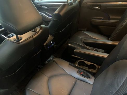 Used 2022 Toyota Highlander Limited AWD/4WD image 14
