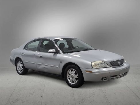 Used 2005 Mercury Sable LS image 2