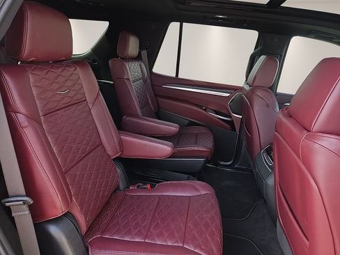 Used 2025 Cadillac Escalade Sport AWD/4WD image 15