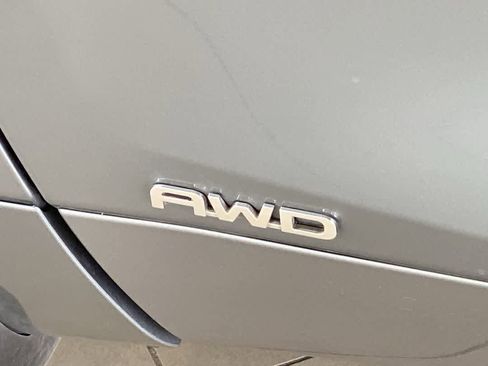 Used 2020 Toyota Highlander XLE image 11