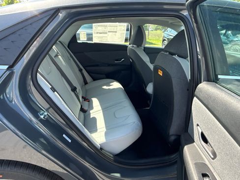 New 2026 Hyundai Elantra Limited FWD image 29