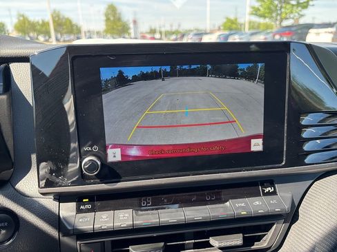 Used 2025 Toyota Camry SE FWD image 26